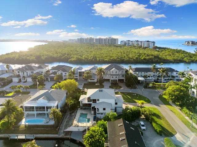 $1,895,000 | 821 Palm Street, Marco Island, FL 34145