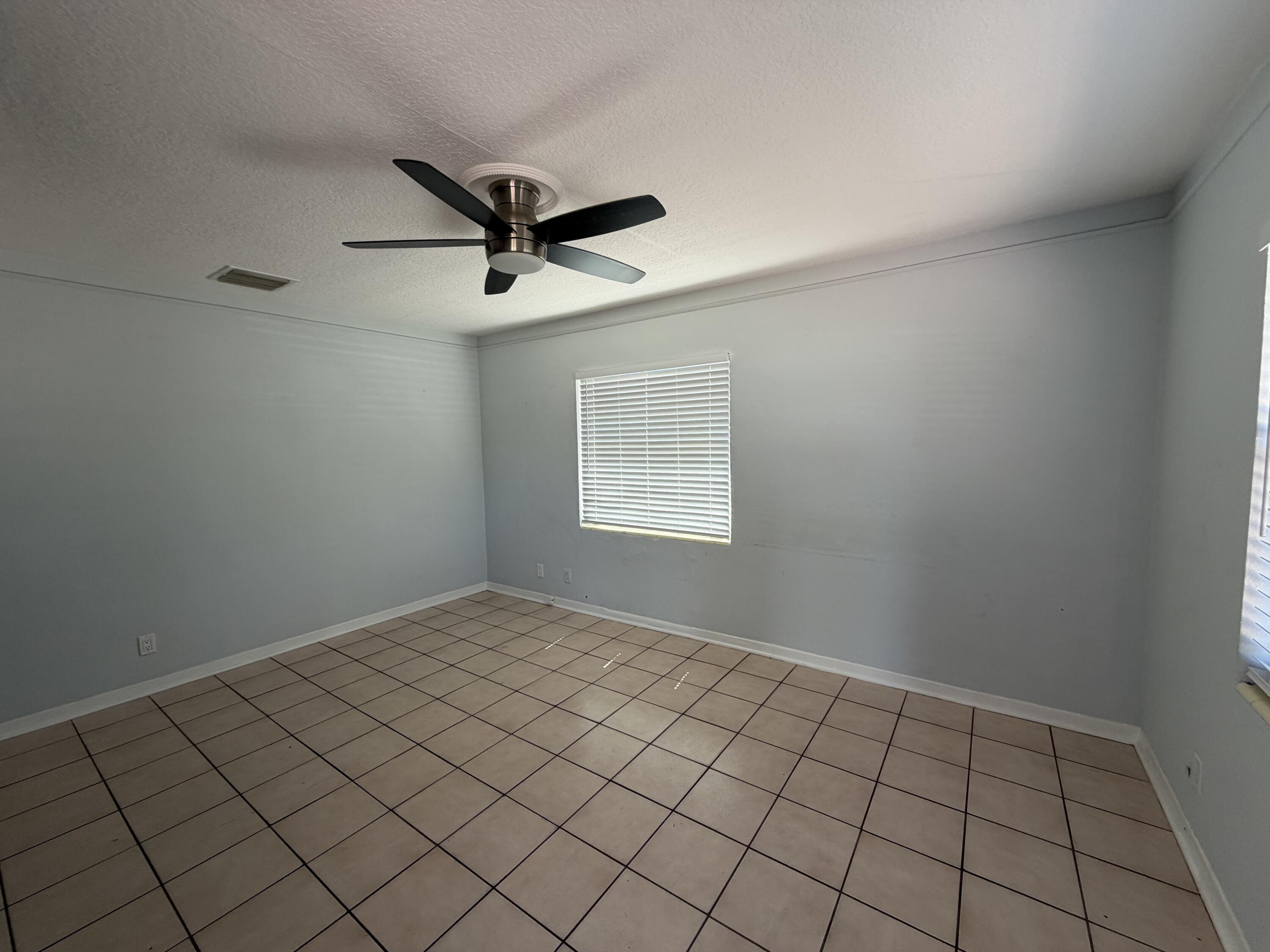 112 Prospect Road Lantana, FL 33462 - Photo 6 of 21 IMG_2117