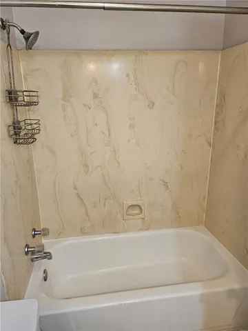 $1,100 | 9853 Jefferson Highway, Unit F27, Baton Rouge, LA 70809