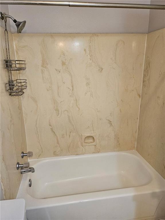 9853 Jefferson Highway, Unit F27 Baton Rouge, LA 70809 - Photo 7 of 11