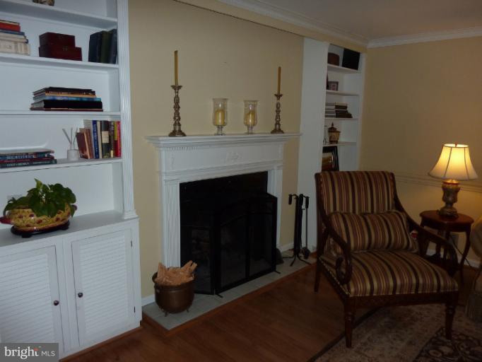 2310 Ravenview Road Lutherville-Timonium, MD 21093 - Photo 8 of 30 Living Room