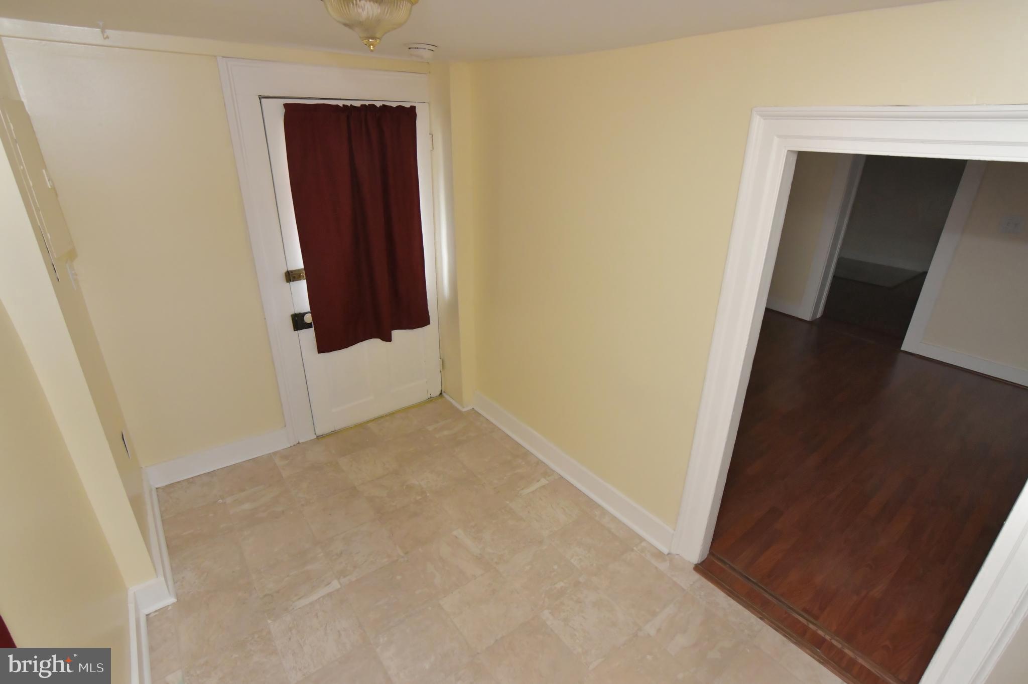 5366 Main Street Stephens City, VA 22655 - Photo 14 of 23 Foyer