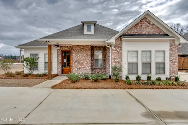 $374,900 | 1841 Freedom Ring Drive, Brandon, MS 39047