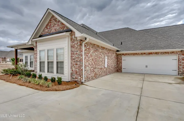 $374,900 | 1841 Freedom Ring Drive, Brandon, MS 39047