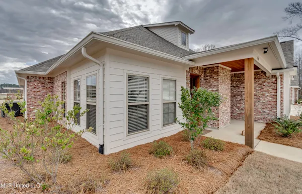 $374,900 | 1841 Freedom Ring Drive, Brandon, MS 39047