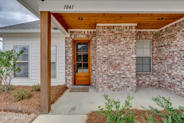 $374,900 | 1841 Freedom Ring Drive, Brandon, MS 39047
