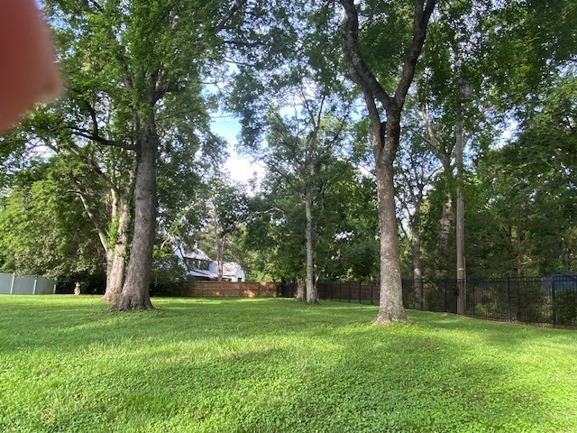 121 Vaughns Gap Road Nashville, TN 37205 - Photo 8 of 9