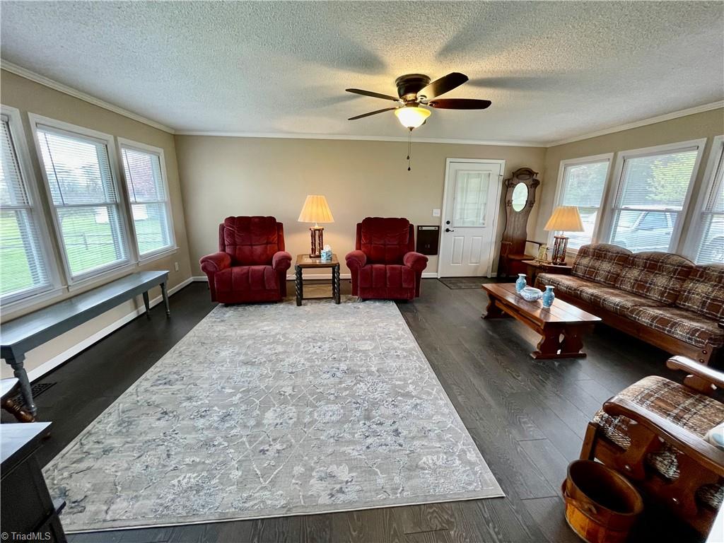 2079 Grooms Road Reidsville, NC 27320 - Photo 11 of 36 Gallery Image 11