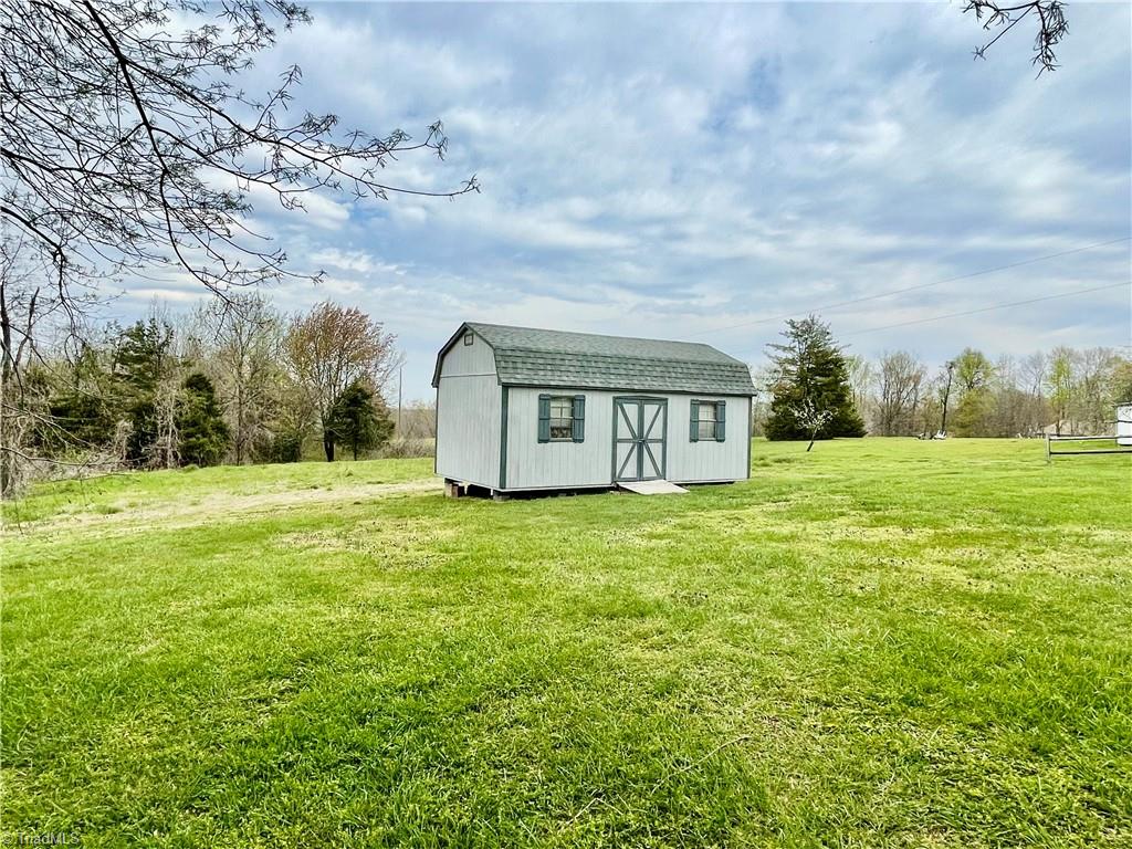 2079 Grooms Road Reidsville, NC 27320 - Photo 36 of 36 Gallery Image 36