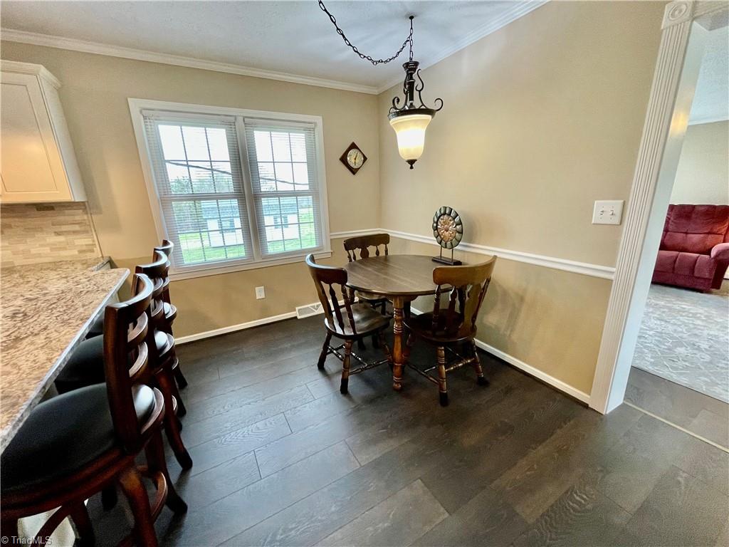 2079 Grooms Road Reidsville, NC 27320 - Photo 6 of 36 Gallery Image 6