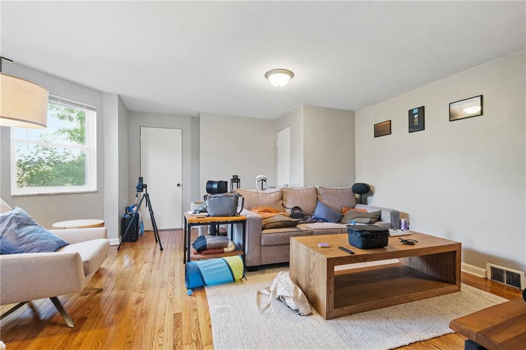 5720 Rippey Street Pittsburgh, PA 15206 - Photo 16 of 39 Gallery Image 16
