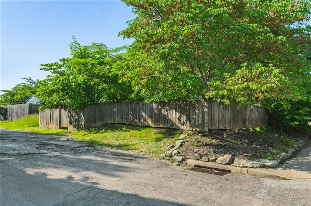 5720 Rippey Street Pittsburgh, PA 15206 - Photo 36 of 39 Gallery Image 36