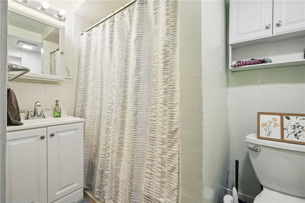 5720 Rippey Street Pittsburgh, PA 15206 - Photo 10 of 39 Gallery Image 10