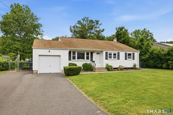 $325,000 | 42 Cardinal Drive, East Hartford, CT 06118