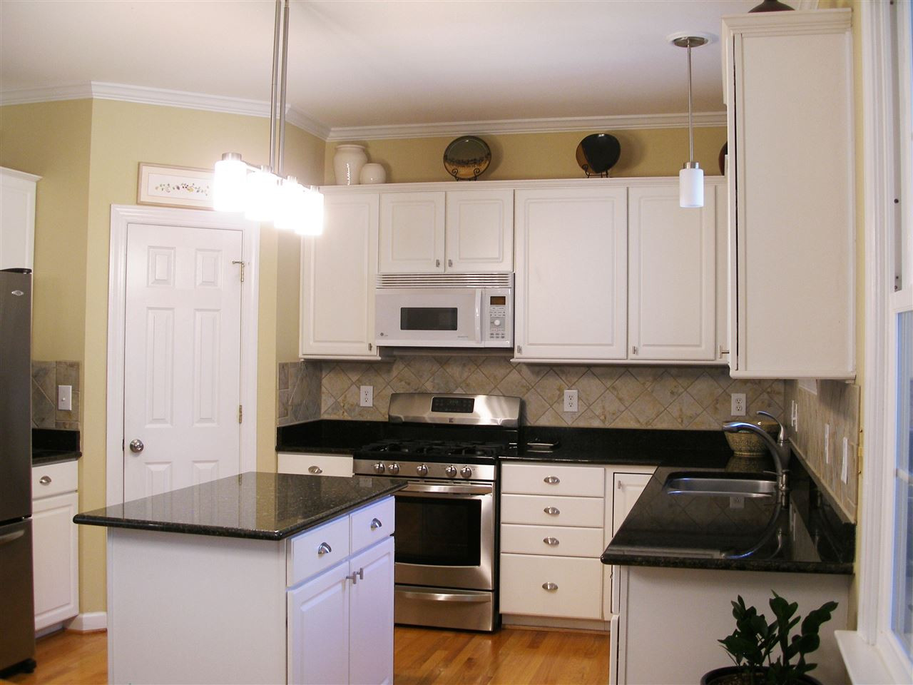 9501 Meadowmont Lane Raleigh, NC 27615 - Photo 7 of 22 Photo 7