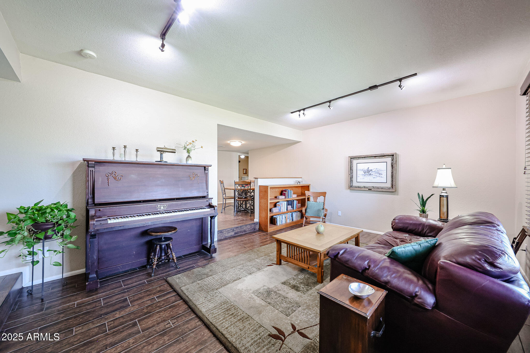 3633 West Redfield Road Phoenix, AZ 85053 - Photo 7 of 56 Living Room