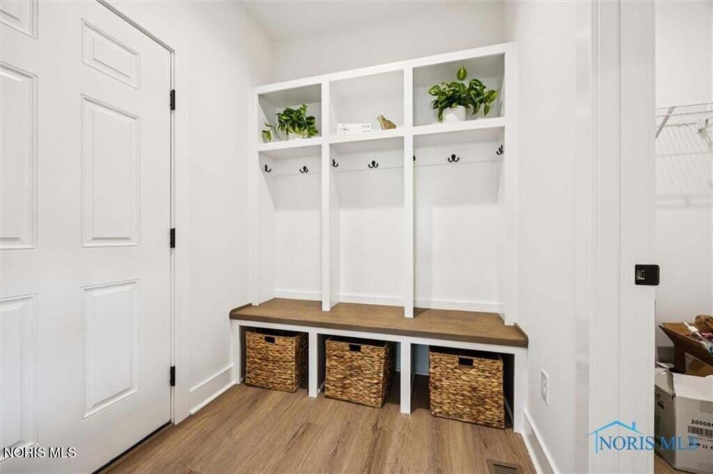 999 Stoneleigh Road Perrysburg, OH 43551 - Photo 19 of 48 Gallery Image 19