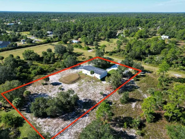 $299,998 | 165 South Zambria Street, Clewiston, FL 33440