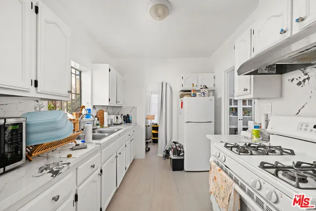 $3,400 | 8544 Saturn Street, Los Angeles, CA 90035