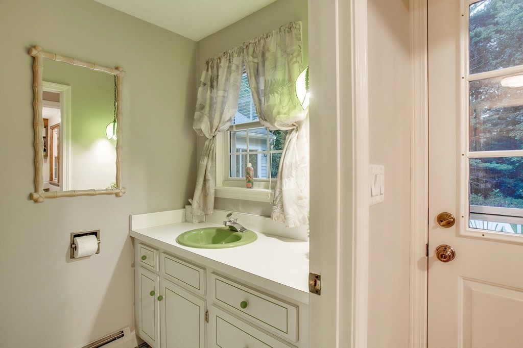 17 Cot Hill Road Bedford, MA 01730 - Photo 16 of 29