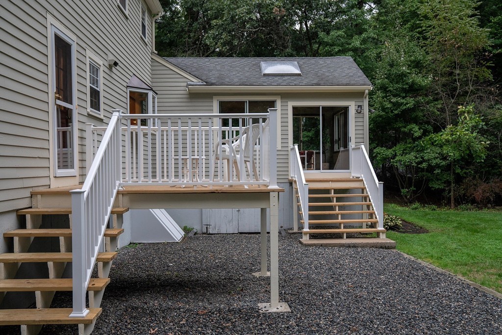 17 Cot Hill Road Bedford, MA 01730 - Photo 25 of 29