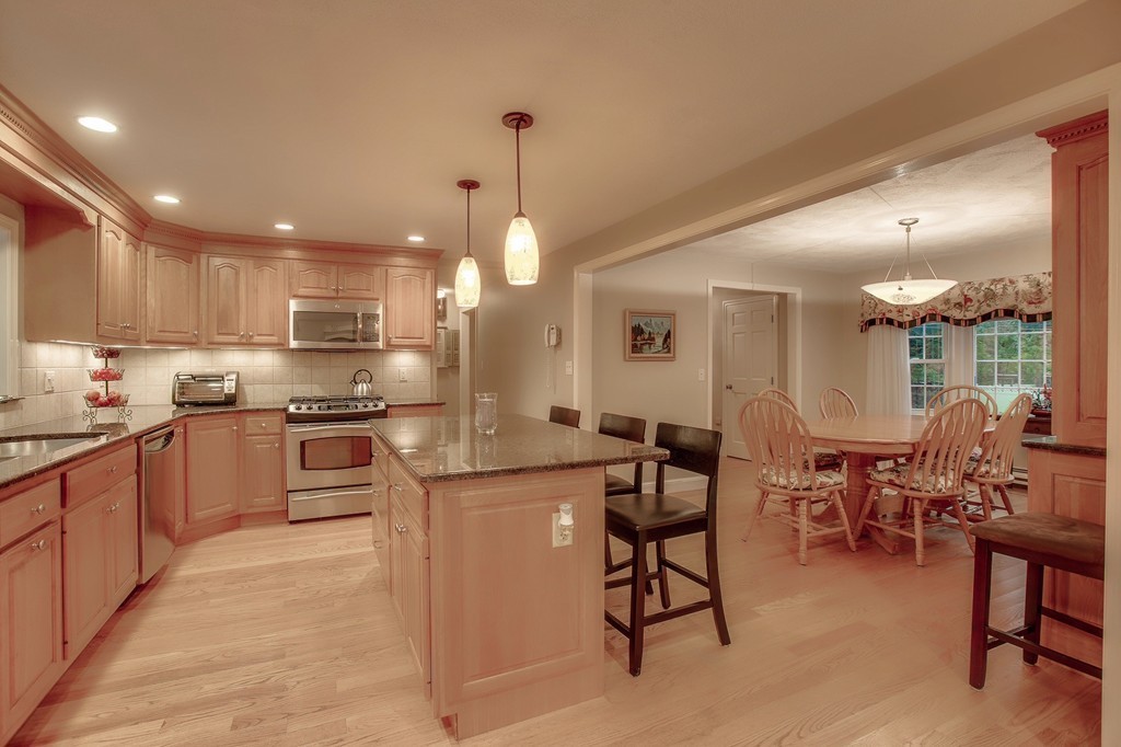 17 Cot Hill Road Bedford, MA 01730 - Photo 5 of 29