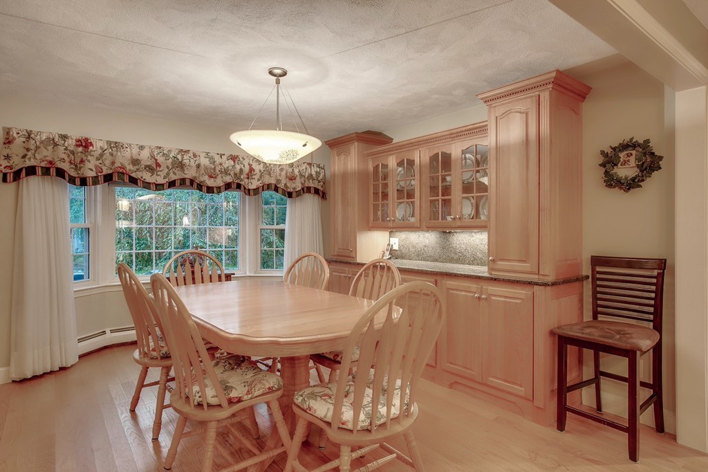 17 Cot Hill Road Bedford, MA 01730 - Photo 7 of 29