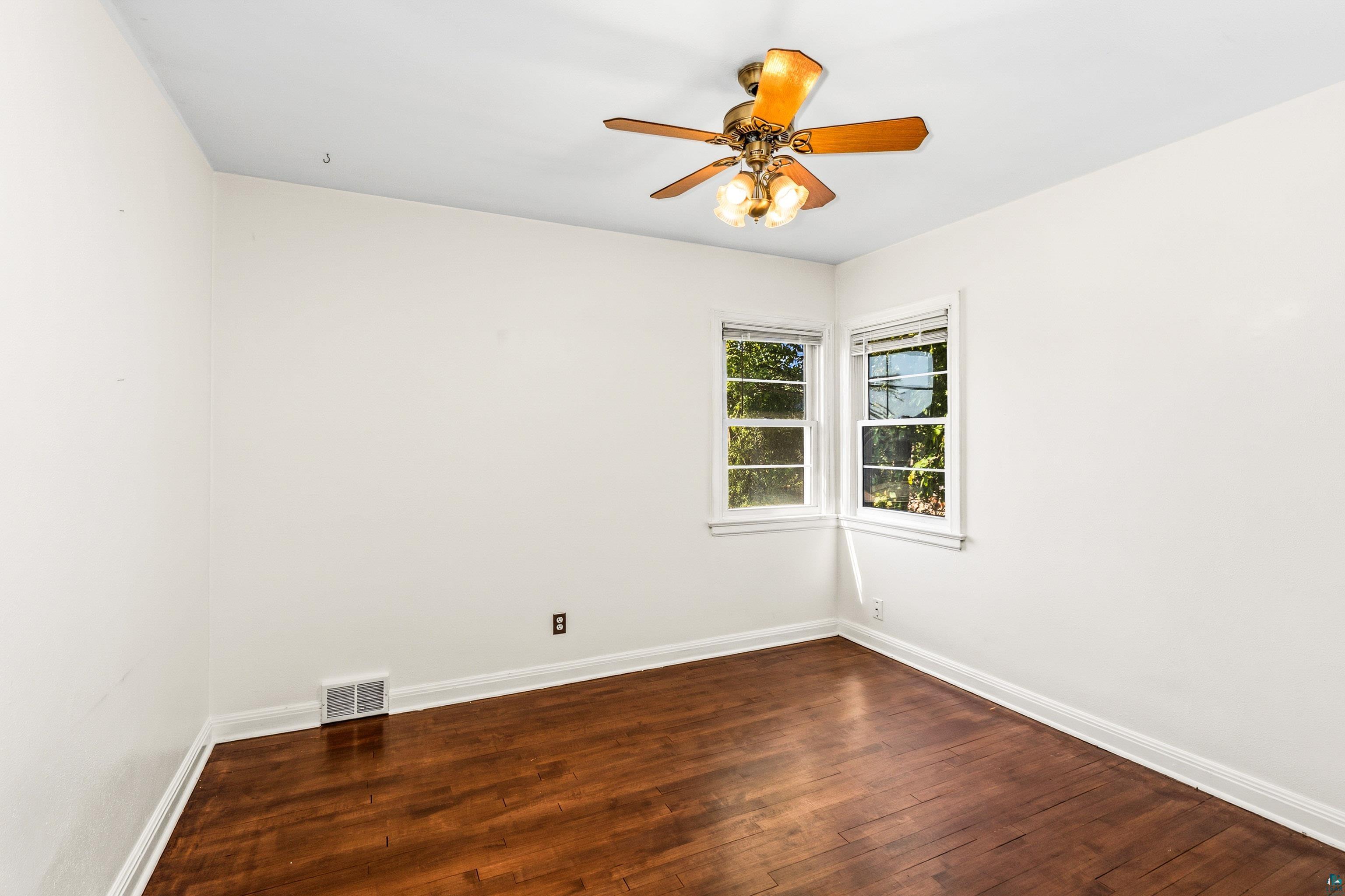 4215 London Road Duluth, MN 55804 - Photo 19 of 36