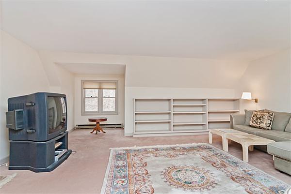 87 Glen Road, Unit 12 Brookline, MA 02445 - Photo 5 of 14 Gallery Image 5