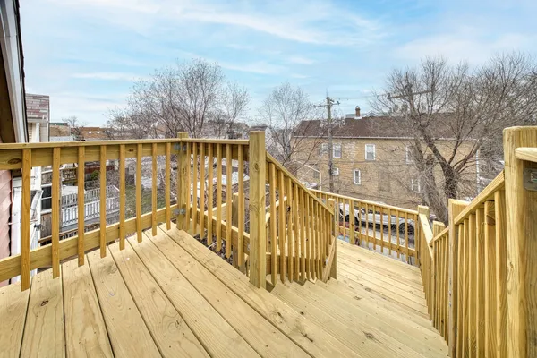 $2,545 | 3037 North Southport Avenue, Unit 2R, Chicago, IL 60657