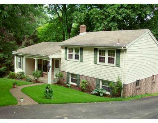 110 Byron Road Pittsburgh, PA 15237 - Photo 2 of 4 Exterior Front.