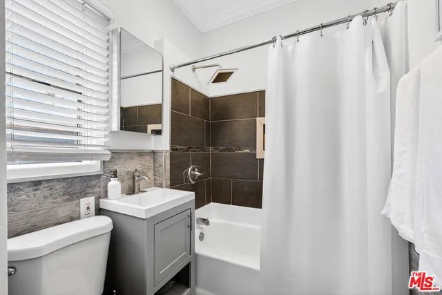 $3,000 | 5919 Lexington Avenue, Los Angeles, CA 90038