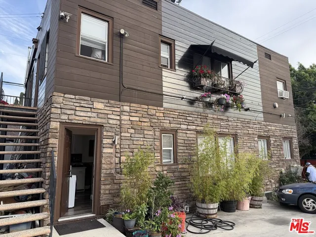 $3,000 | 5919 Lexington Avenue, Los Angeles, CA 90038