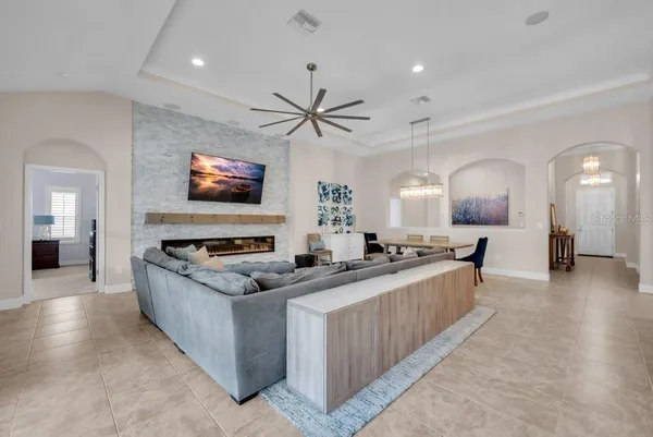 $599,000 | 5204 Sparrowglen Place, Lithia, FL 33547