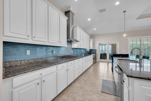 $599,000 | 5204 Sparrowglen Place, Lithia, FL 33547