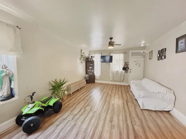 $180,000 | 222 East Spruce Street, Norristown, PA 19401