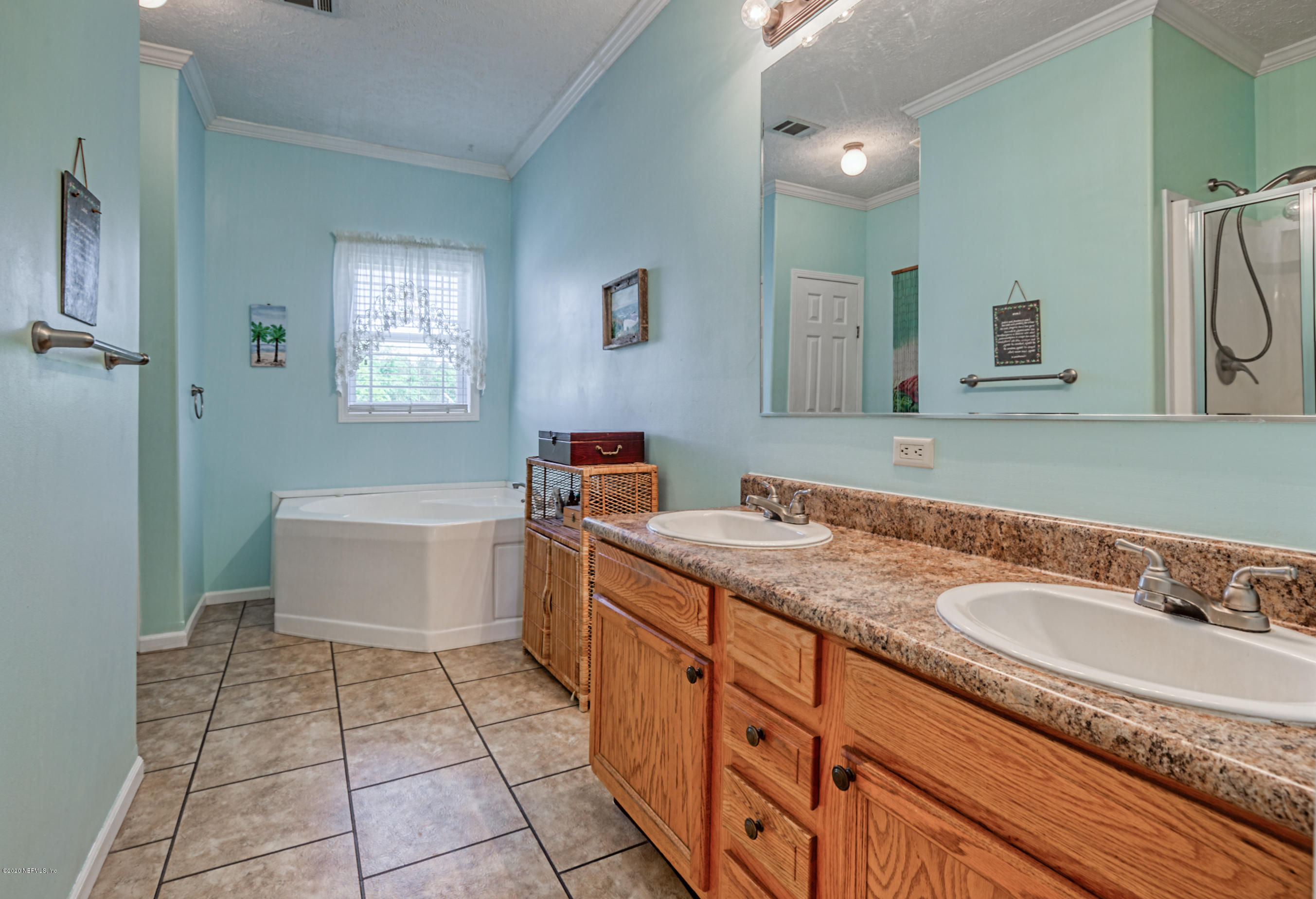 17766 Andrews Road Hilliard, FL 32046 - Photo 5 of 31 master bathroom