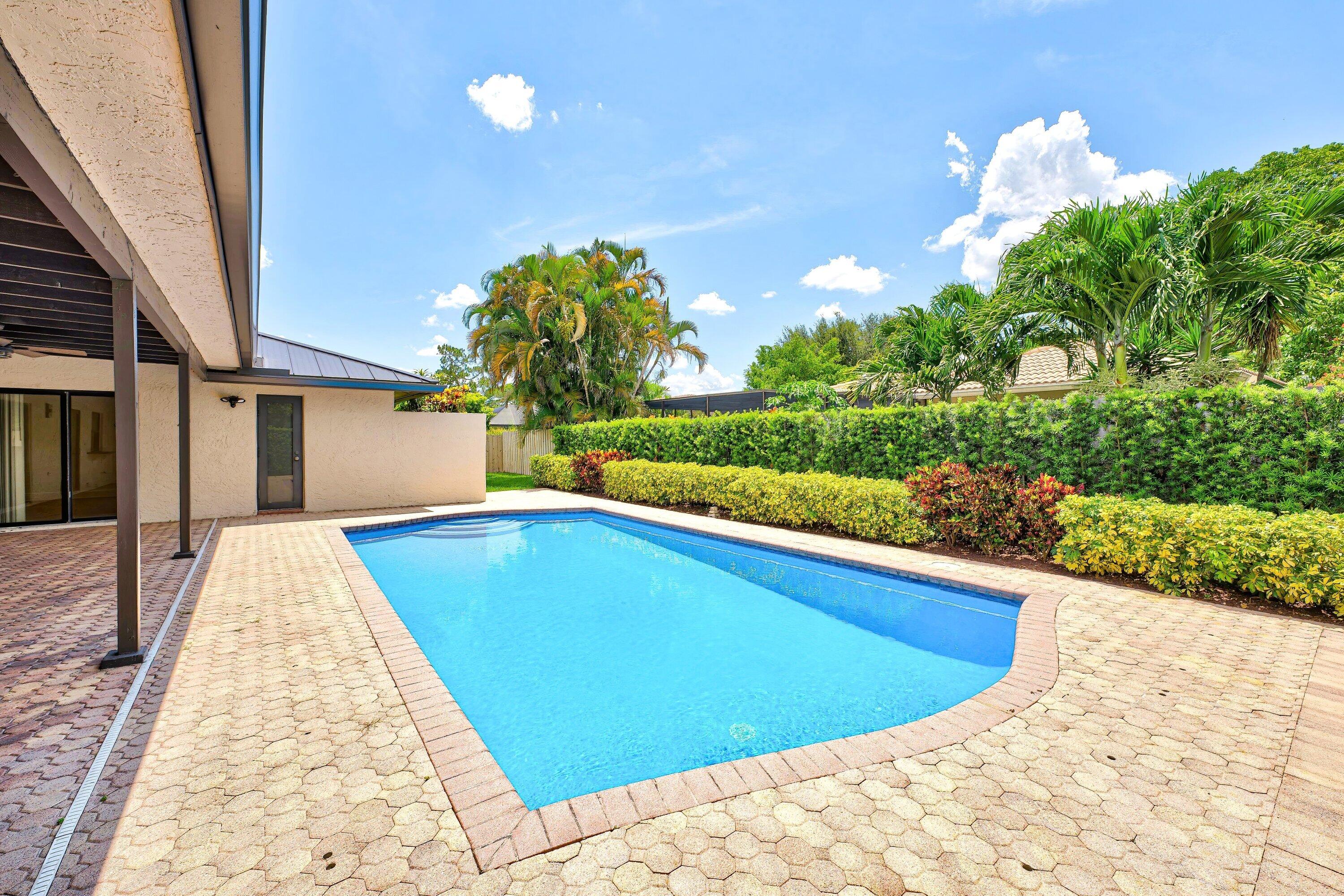 21155 Shady Vista Lane Boca Raton, FL 33428 - Photo 32 of 47 033-21155ShadyVistaLane-BocaRaton-FL-334