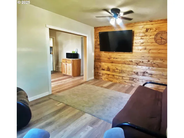 a view of a livingroom with furniture