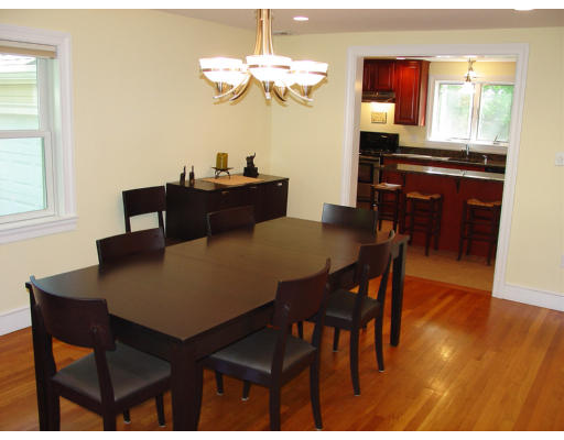 131 Harding Street Newton, MA 02465 - Photo 8 of 26 Gallery Image 8