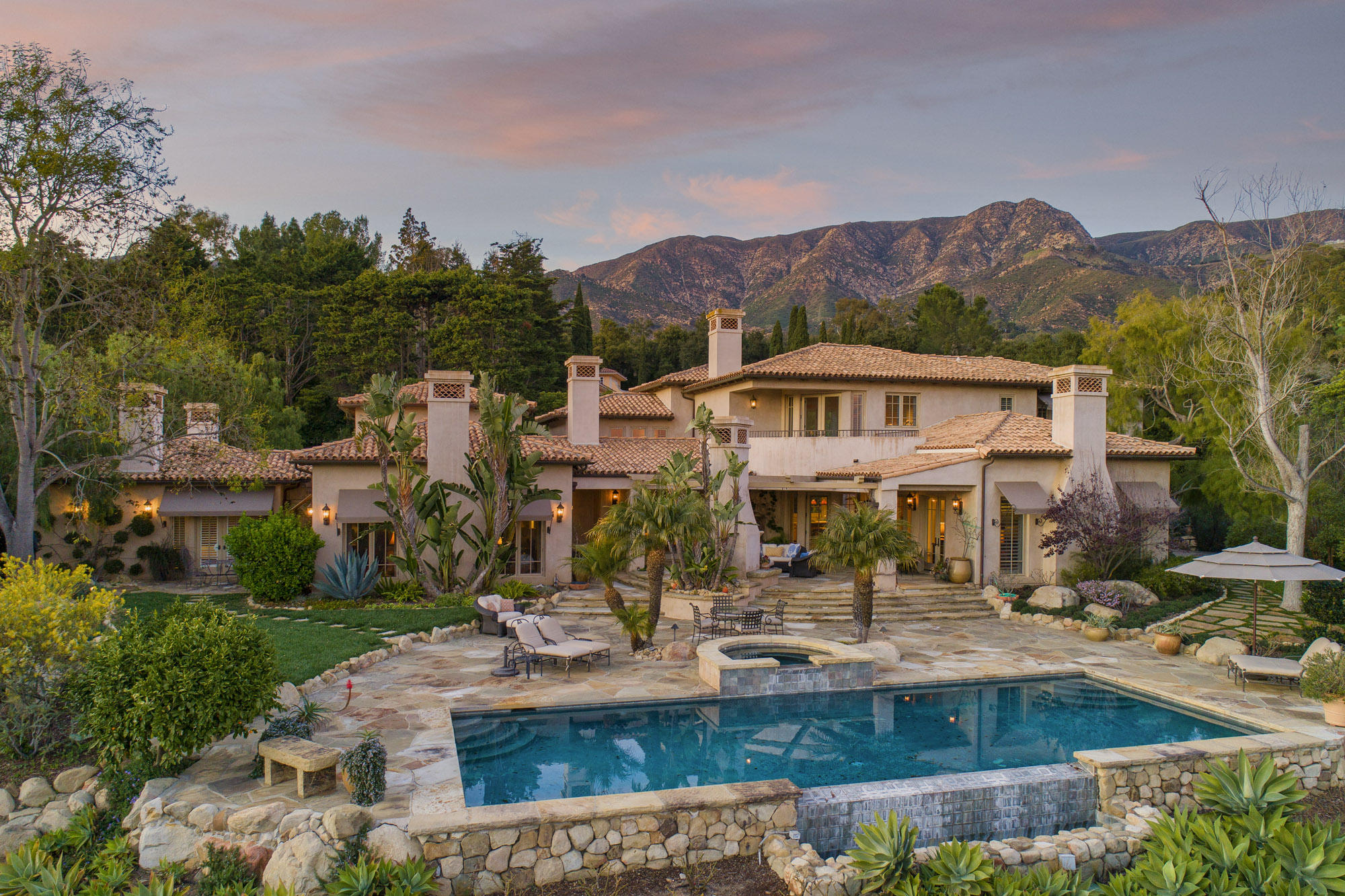 Romantic Ocean-View Estate