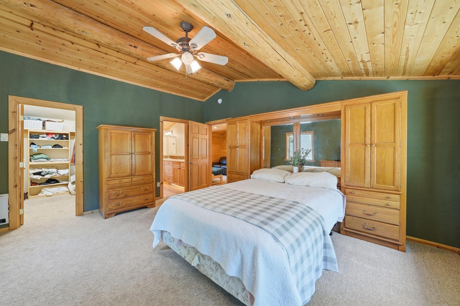 14177 Whitewater Loop La Pine, OR 97739 - Photo 17 of 38 a bed room with a bed and a television