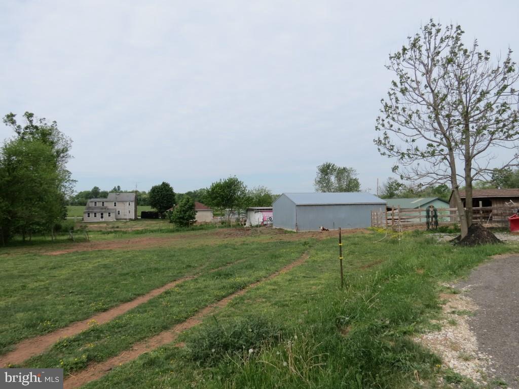 883 Big Mt Road Thomasville, PA 17364 - Photo 11 of 36 Gallery Image 11