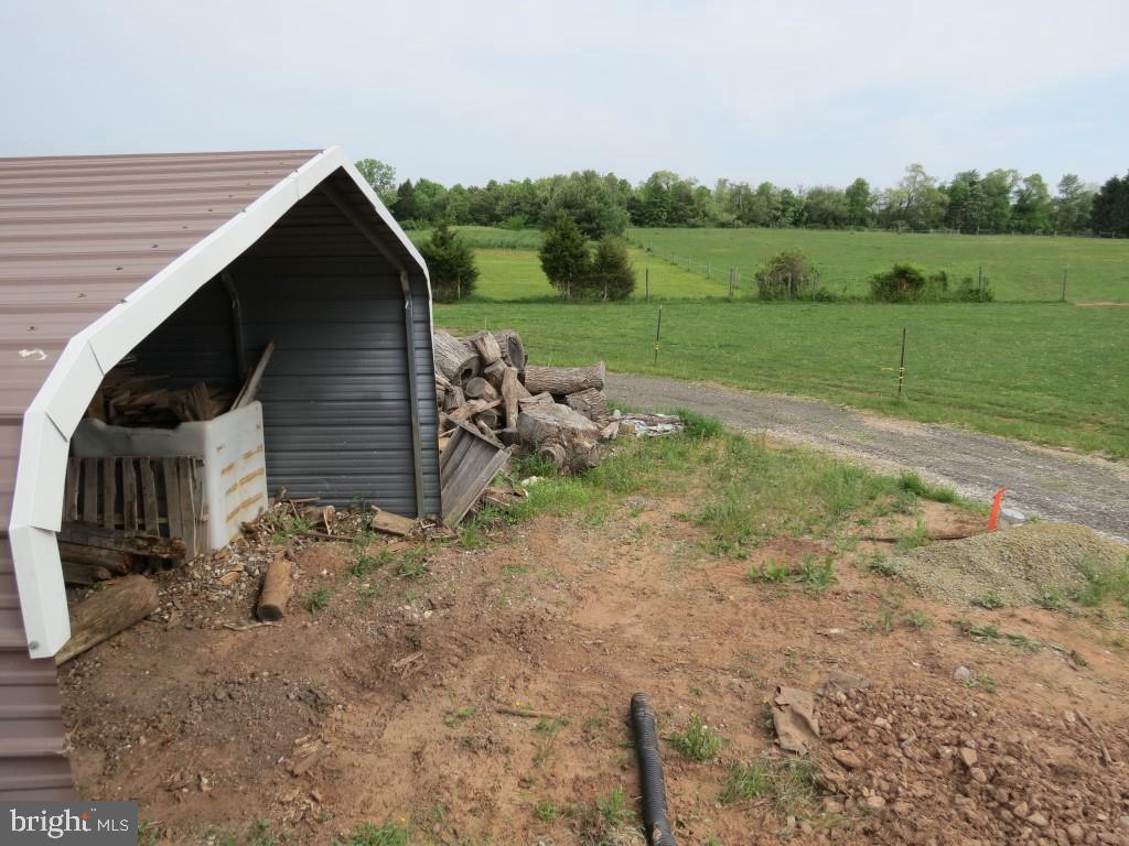 883 Big Mt Road Thomasville, PA 17364 - Photo 17 of 36 Gallery Image 17