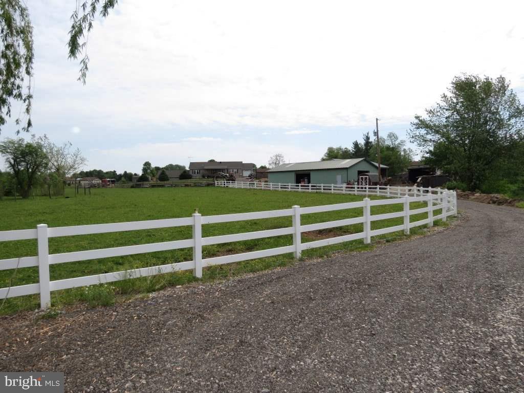 883 Big Mt Road Thomasville, PA 17364 - Photo 34 of 36 Gallery Image 34
