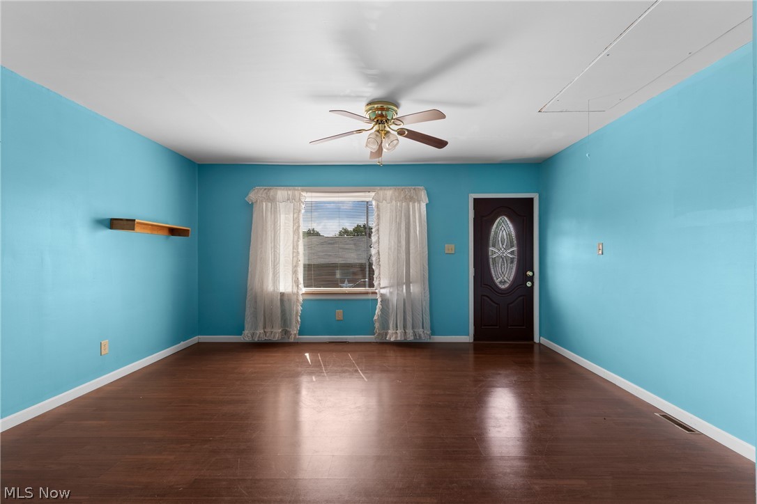 348 Toat Avenue Windsor Heights, WV 26075 - Photo 4 of 16