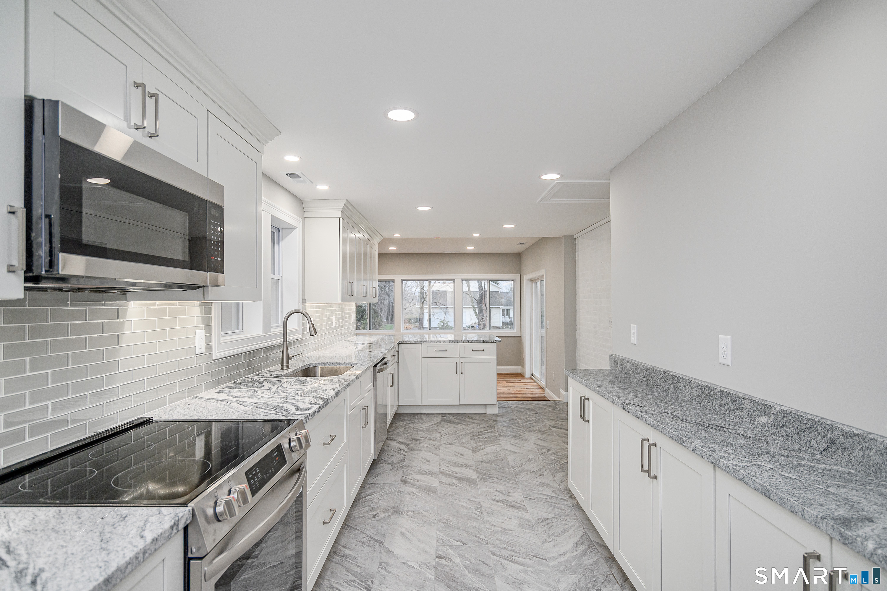 284 Chestnut Tree Hill Road Oxford, CT 06478 - Photo 15 of 34