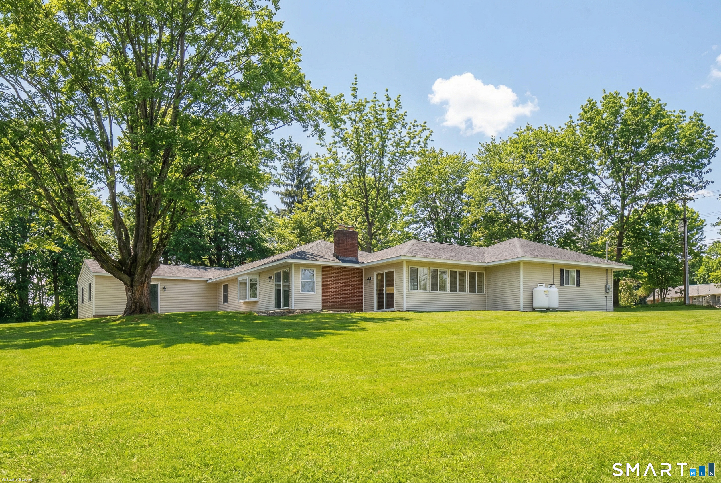 284 Chestnut Tree Hill Road Oxford, CT 06478 - Photo 28 of 34 a view of house that has a big yard