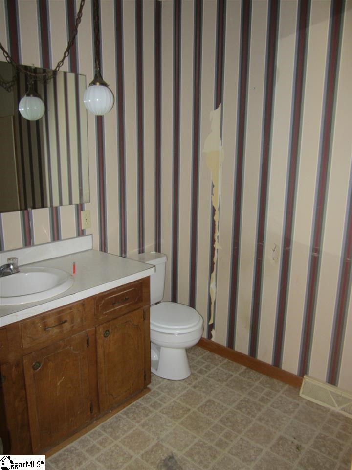 1304 Broadway School Road Belton, SC 29627 - Photo 12 of 19 Gallery Image 12