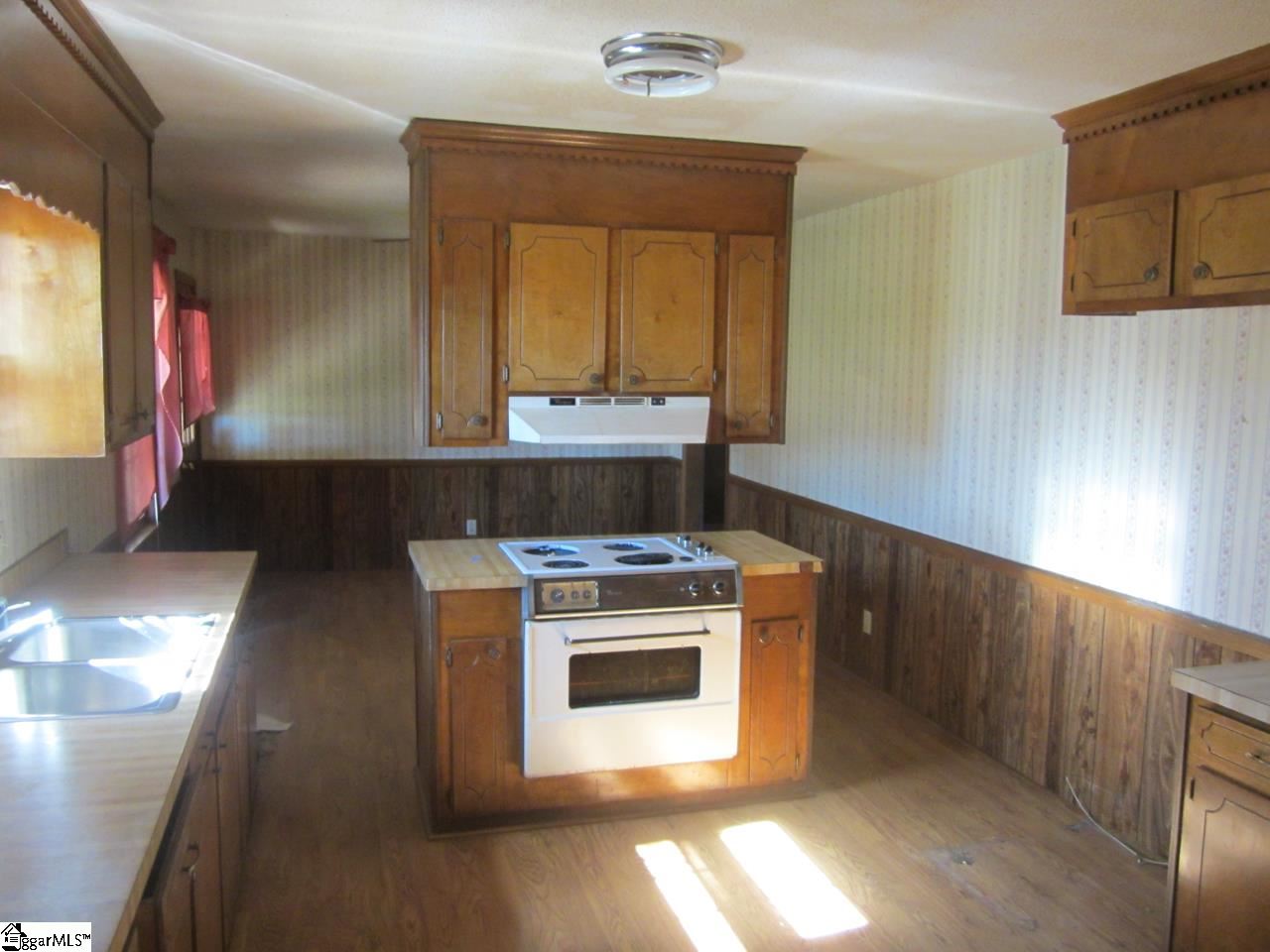1304 Broadway School Road Belton, SC 29627 - Photo 8 of 19 Gallery Image 8